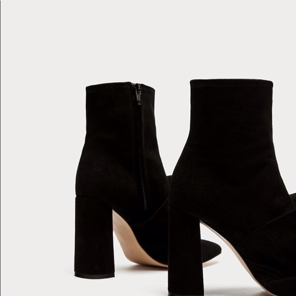 VERY TRENDYBlack real suede ankle boot with ruffle - Picture 2 of 5